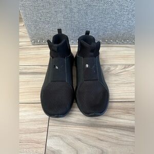 Puma Black Women’s Sneaker Size 7.5